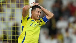 Ronaldo Méo Mặt Vì Anh Trai Lừa Đảo